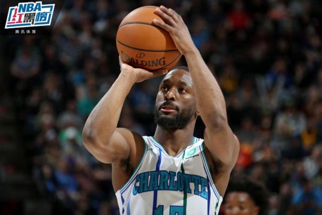 凭借坚定的 凭借坚定的