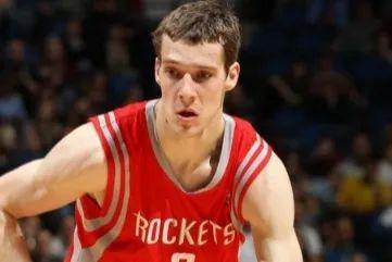 配合几乎无 配合几乎无