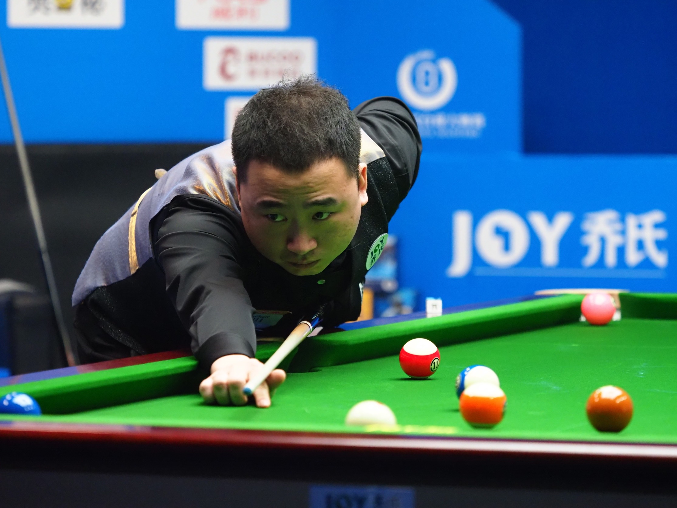 翁泓阳造“3分惨案”，陈雨菲复出后首冠，瑞士赛国羽4冠2亚收官.