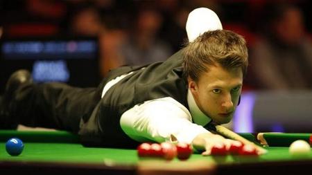 手在球场上 手在球场上